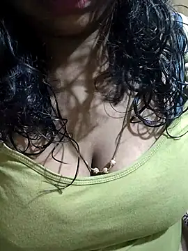 Snapshot of Rathi22 chatting on 06-25-26, 03:17 Rathi22 online show from 06-25-26, 03:17