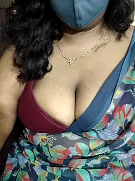 Snapshot of Rathi22 chatting on 07-17-26, 02:45 Rathi22 online show from 07-17-26, 02:45