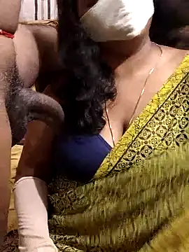 Snapshot of Rathi22 chatting on 07-29-26, 02:48 Rathi22 online show from 07-29-26, 02:48