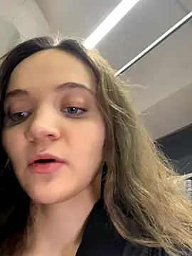 Snapshot of TheYourL chatting on 12-19-25, 06:04 TheYourL online show from 12-19-25, 06:04