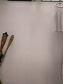 Lian Noath online show from 02-15-25, 12:54