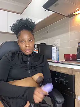 Snapshot of Thando04 chatting on 09-18-25, 05:15 Thando04 online show from 09-18-25, 05:15