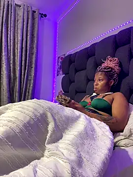 Snapshot of Thando04 chatting on 11-14-25, 02:21 Thando04 online show from 11-14-25, 02:21