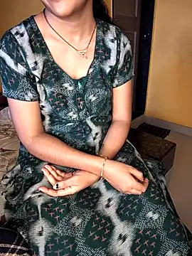 lovelygirl4567 online show from 10-09-25, 05:49