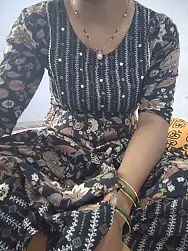 lovelygirl4567 online show from 06-18-26, 12:20
