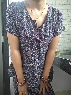 lovelygirl4567 online show from 07-10-26, 02:38