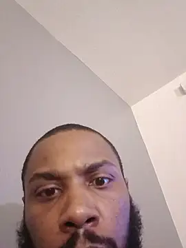 Snapshot of Caliclysm chatting on 12-01-25, 01:38 Caliclysm online show from 12-01-25, 01:38