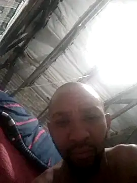 Snapshot of MKbesxxx chatting on 02-05-25, 07:20 MKbesxxx online show from 02-05-25, 07:20