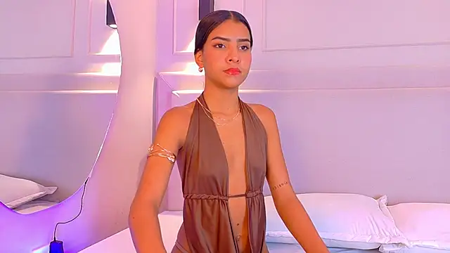 Snapshot of NaomiKlarc chatting on 11-13-25, 03:38 NaomiKlarc online show from 11-13-25, 03:38