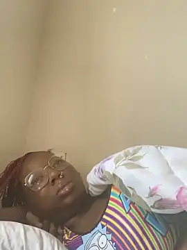 Snapshot of DamnBubbles chatting on 02-07-25, 07:06 DamnBubbles online show from 02-07-25, 07:06