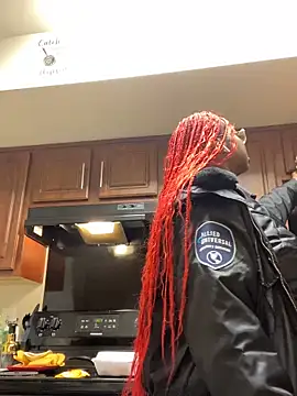 Snapshot of DamnBubbles chatting on 02-09-25, 08:22 DamnBubbles online show from 02-09-25, 08:22