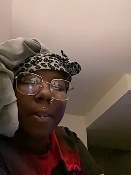 Snapshot of DamnBubbles chatting on 02-11-25, 03:50 DamnBubbles online show from 02-11-25, 03:50