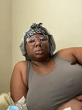 Snapshot of DamnBubbles chatting on 03-15-25, 04:32 DamnBubbles online show from 03-15-25, 04:32