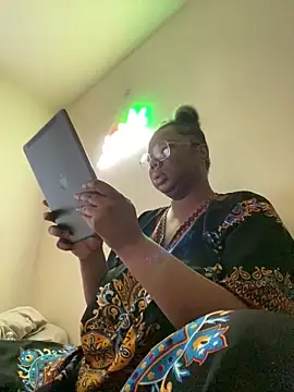 Snapshot of DamnBubbles chatting on 03-13-26, 10:38 DamnBubbles online show from 03-13-26, 10:38