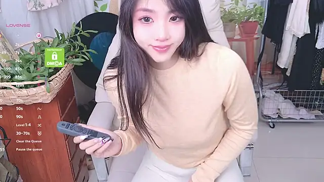 xiaotiantian-76 online show from 06-23-26, 04:54