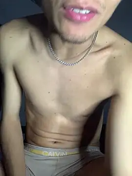 gabrielzinnnn085 online show from 12-14-25, 04:07