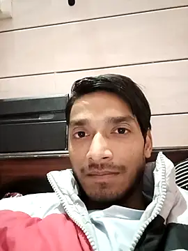Snapshot of Tarun_0026 chatting on 02-13-25, 02:42 Tarun 0026 online show from 02-13-25, 02:42