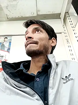 Snapshot of Tarun_0026 chatting on 02-15-25, 12:01 Tarun 0026 online show from 02-15-25, 12:01