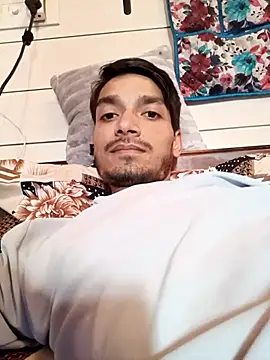 Snapshot of Tarun_0026 chatting on 09-15-25, 10:04 Tarun 0026 online show from 09-15-25, 10:04
