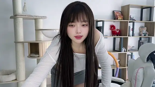 Chenjing0 online show from 04-25-26, 04:48