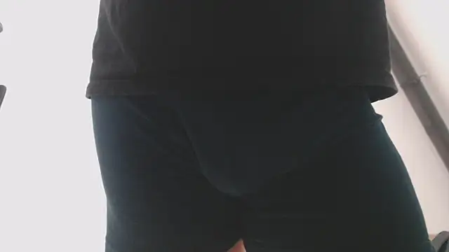 Snapshot of calypsohot chatting on 02-24-26, 02:48 calypsohot online show from 02-24-26, 02:48