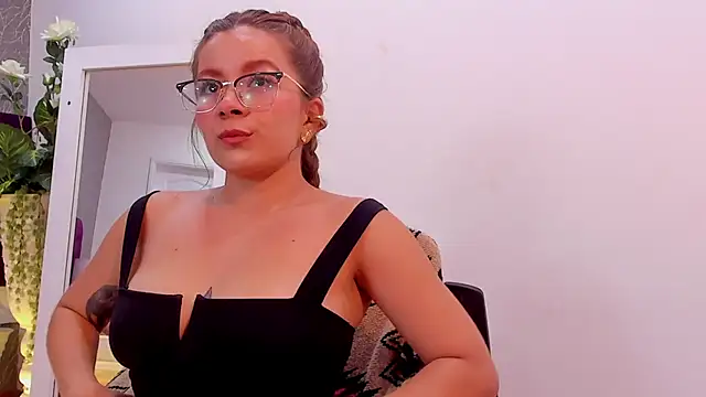 Snapshot of LiaCathaleya chatting on 03-12-25, 07:49 LiaCathaleya online show from 03-12-25, 07:49
