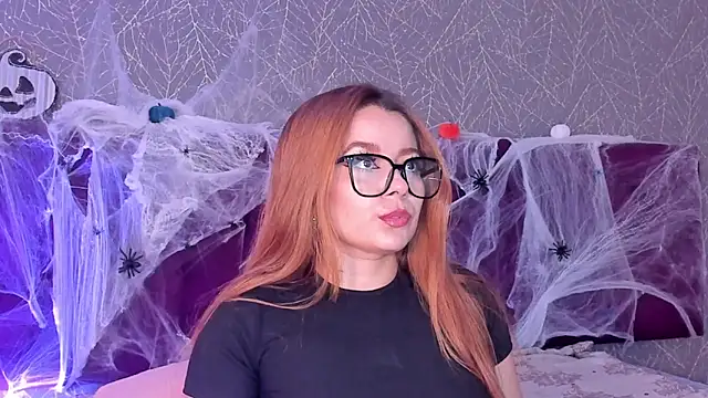 Snapshot of LiaCathaleya chatting on 10-13-25, 08:20 LiaCathaleya online show from 10-13-25, 08:20