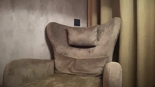 Snapshot of long_1313 chatting on 10-16-25, 09:21 long 1313 online show from 10-16-25, 09:21