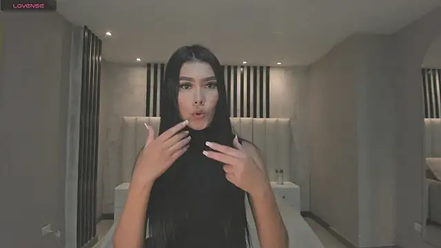 NiaSalvatore online show from 02-26-25, 08:22