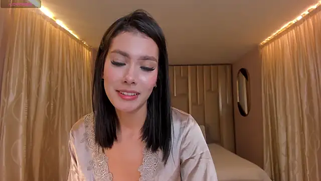 NiaSalvatore online show from 12-13-25, 08:04