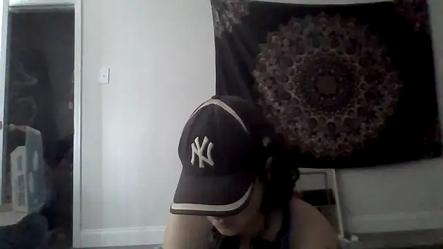 Snapshot of ParkerGYATT chatting on 06-10-26, 05:01 ParkerGYATT online show from 06-10-26, 05:01