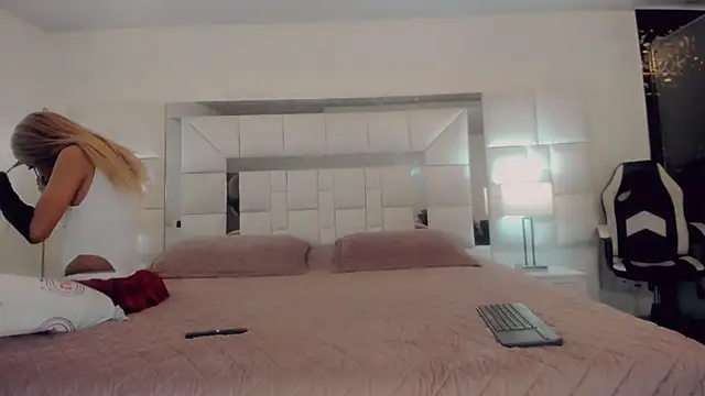 Gisele fox online show from 03-14-25, 07:23