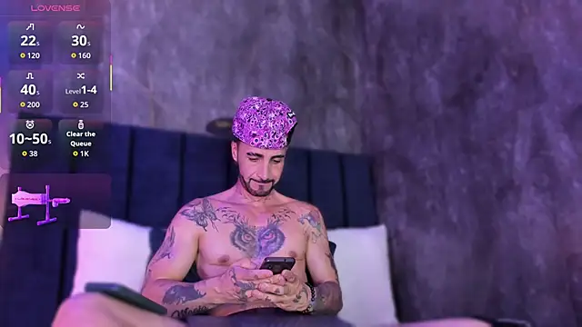 Snapshot of Lancelot_Benwick chatting on 11-26-25, 08:32 Lancelot Benwick online show from 11-26-25, 08:32