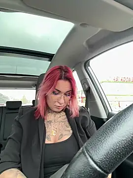 Snapshot of Mia-Fuchs chatting on 01-11-25, 01:53 Mia-Fuchs online show from 01-11-25, 01:53