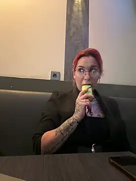 Snapshot of Mia-Fuchs chatting on 02-01-25, 03:50 Mia-Fuchs online show from 02-01-25, 03:50