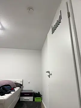 Snapshot of Mia-Fuchs chatting on 03-11-25, 08:09 Mia-Fuchs online show from 03-11-25, 08:09