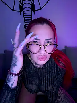 Snapshot of Mia-Fuchs chatting on 09-11-25, 09:04 Mia-Fuchs online show from 09-11-25, 09:04