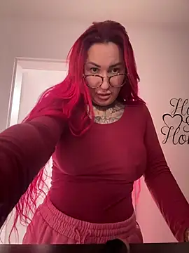 Snapshot of Mia-Fuchs chatting on 02-12-26, 05:24 Mia-Fuchs online show from 02-12-26, 05:24