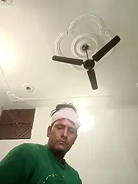 Snapshot of MAGNETICDADDY8 chatting on 03-15-25, 07:53 MAGNETICDADDY8 online show from 03-15-25, 07:53