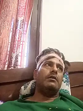 Snapshot of MAGNETICDADDY8 chatting on 03-17-25, 12:25 MAGNETICDADDY8 online show from 03-17-25, 12:25