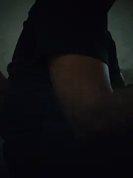 Snapshot of MAGNETICDADDY8 chatting on 09-16-25, 08:32 MAGNETICDADDY8 online show from 09-16-25, 08:32