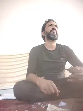 Snapshot of MAGNETICDADDY8 chatting on 10-04-25, 04:21 MAGNETICDADDY8 online show from 10-04-25, 04:21