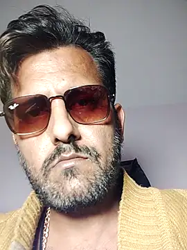 Snapshot of MAGNETICDADDY8 chatting on 11-09-25, 05:50 MAGNETICDADDY8 online show from 11-09-25, 05:50