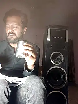 Snapshot of MAGNETICDADDY8 chatting on 12-16-25, 12:43 MAGNETICDADDY8 online show from 12-16-25, 12:43