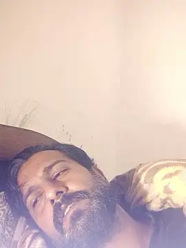 Snapshot of MAGNETICDADDY8 chatting on 01-12-26, 01:22 MAGNETICDADDY8 online show from 01-12-26, 01:22