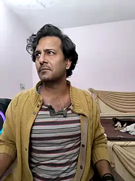 Snapshot of MAGNETICDADDY8 chatting on 03-23-26, 05:06 MAGNETICDADDY8 online show from 03-23-26, 05:06