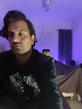 Snapshot of MAGNETICDADDY8 chatting on 03-24-26, 05:18 MAGNETICDADDY8 online show from 03-24-26, 05:18