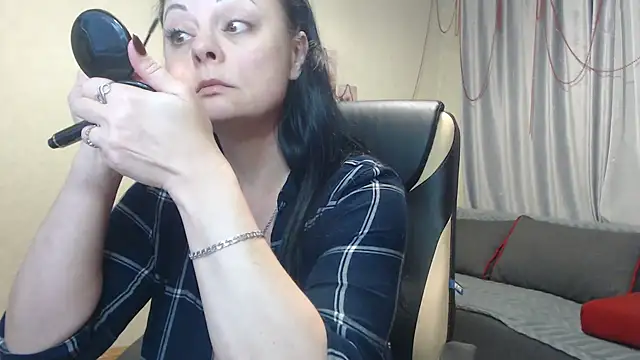 Snapshot of natnett chatting on 12-14-24, 04:31 natnett online show from 12-14-24, 04:31