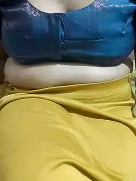 Snapshot of mallupriyapriya chatting on 03-18-25, 07:52 mallupriyapriya online show from 03-18-25, 07:52