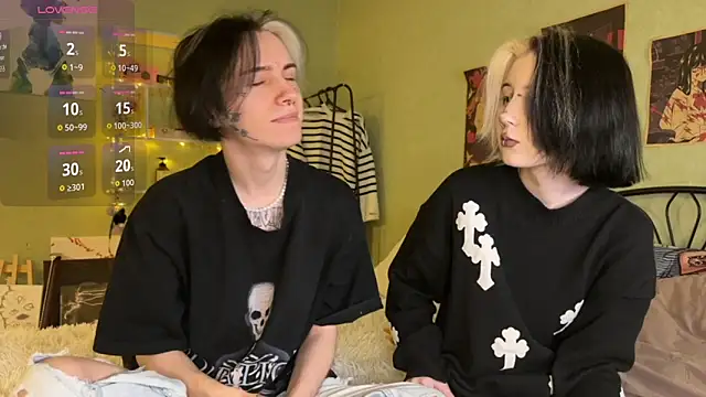 Snapshot of VeryRare_TwinS chatting on 10-09-25, 10:08 VeryRare TwinS online show from 10-09-25, 10:08